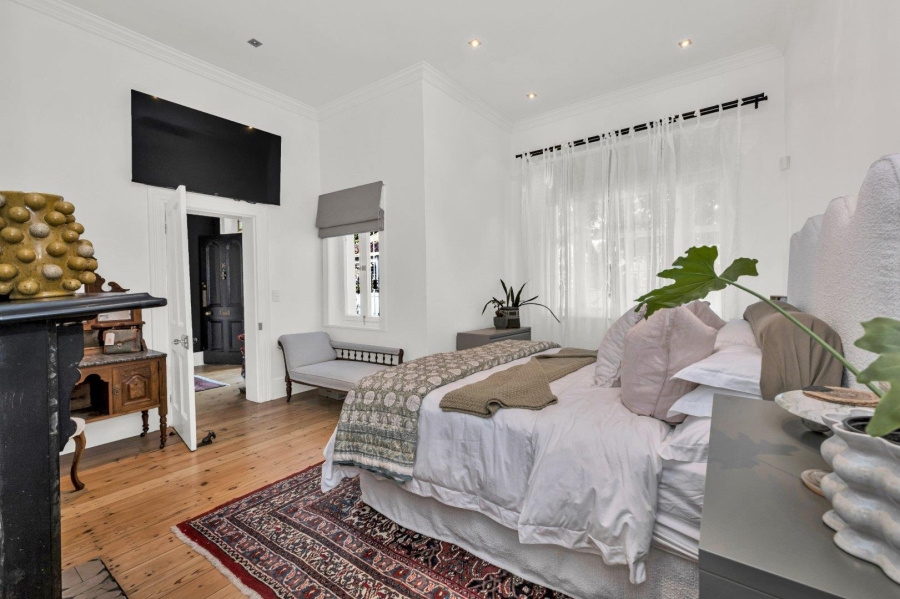 4 Bedroom Property for Sale in Oranjezicht Western Cape